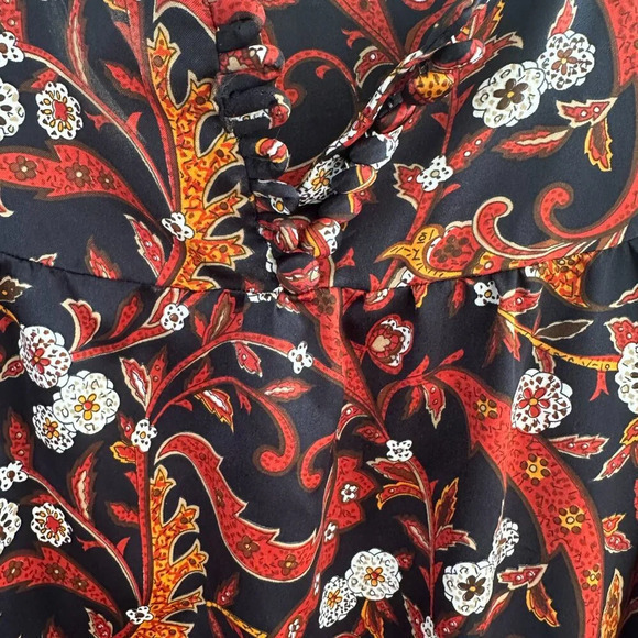 Vintage Flower Dress with‎ a Belt - Picture 2 of 8